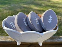 Load image into Gallery viewer, Bath bomb - 4.5 oz - Football
