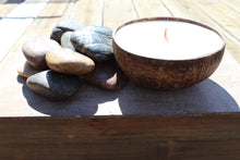 Load image into Gallery viewer, Coconut shell wood wick soy candle-Caribbean coconut scented
